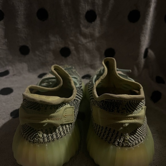 Adidas Yeezy Boost 350 V2 - Picture 5 of 9